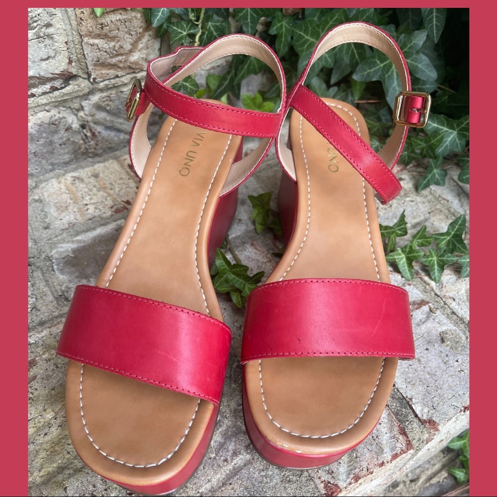 VÍA UNO ankle strap platform sandals size 9